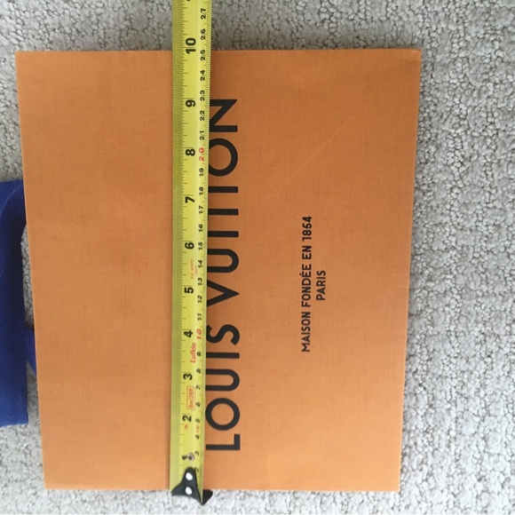 💥LOUIS VUITTON💥 Gift Bag/Paper bag 8-1/4” x 10” x 6” - Picture 7 of 12